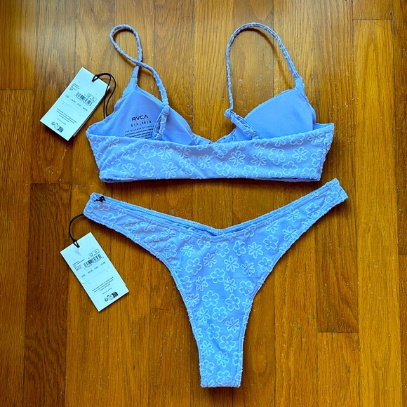New RVCA 2-piece Bathing suit - Picture 2 of 4